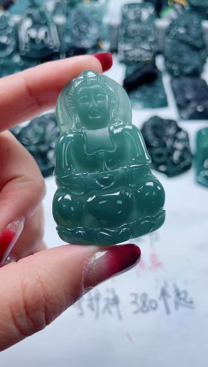 【闪购商品】翡翠颈饰未镶嵌          