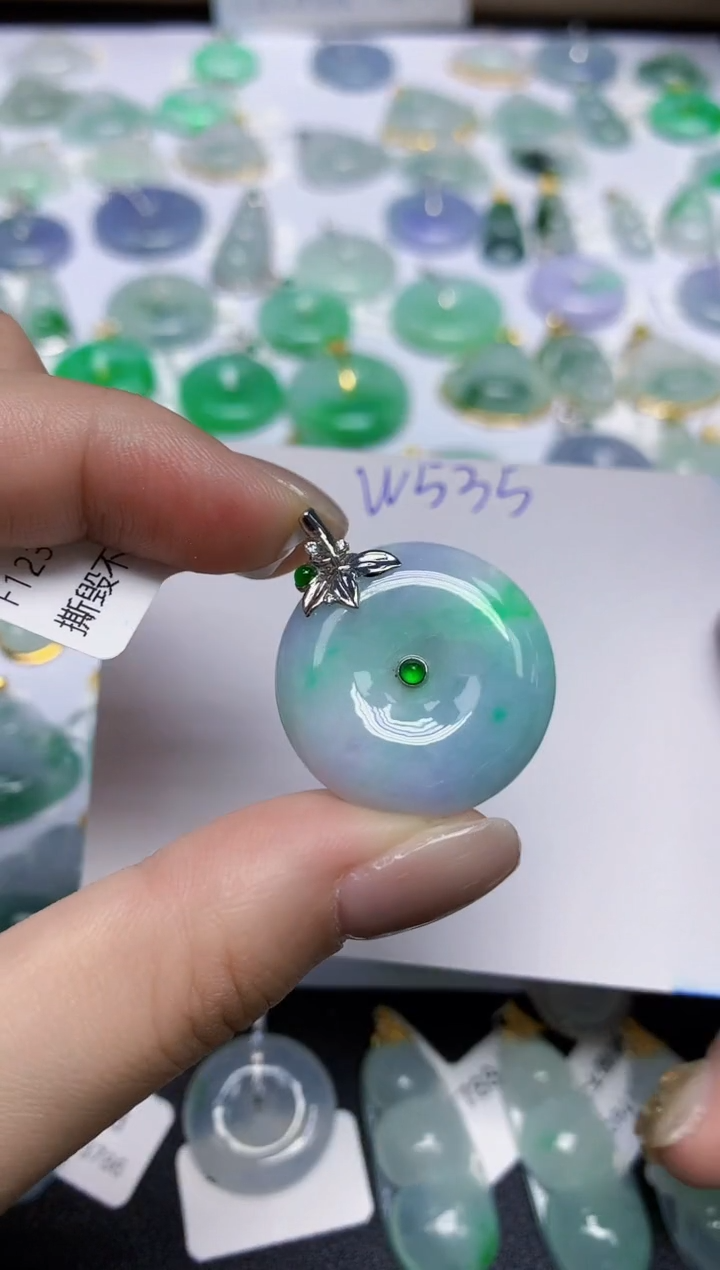 颈饰18K金镶嵌翡翠天然缅甸翡翠A货翡翠百元以上9元证书费自理