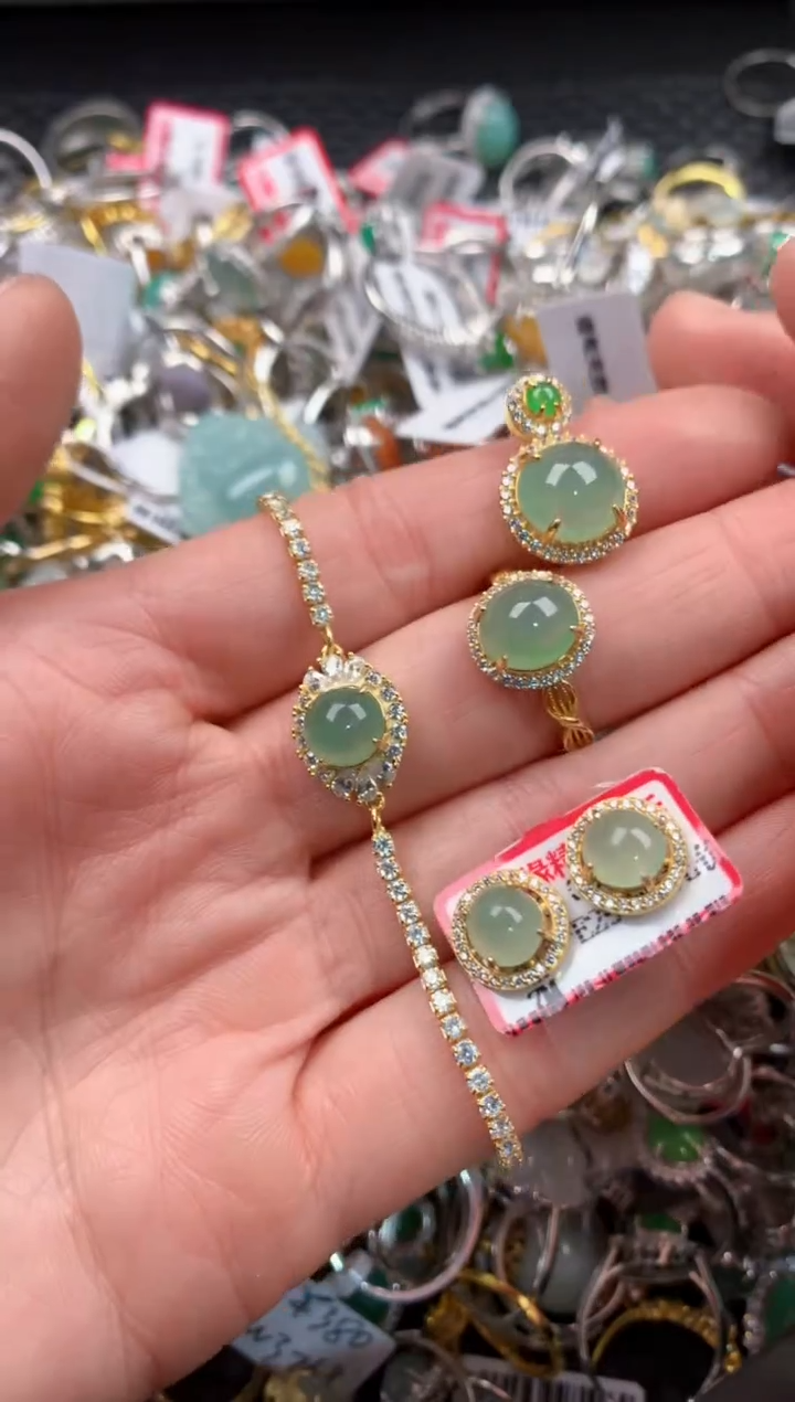 银S925镶嵌戒指翡翠777    10