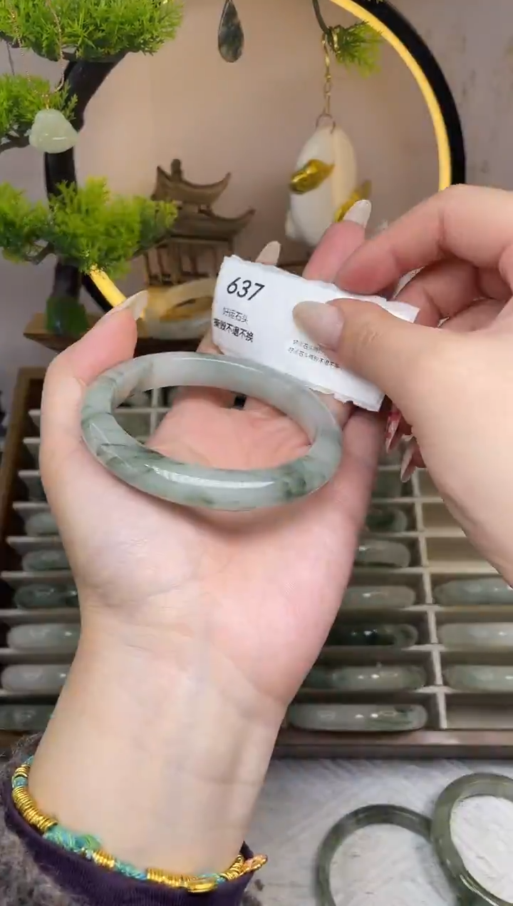 未镶嵌手镯石英质玉637