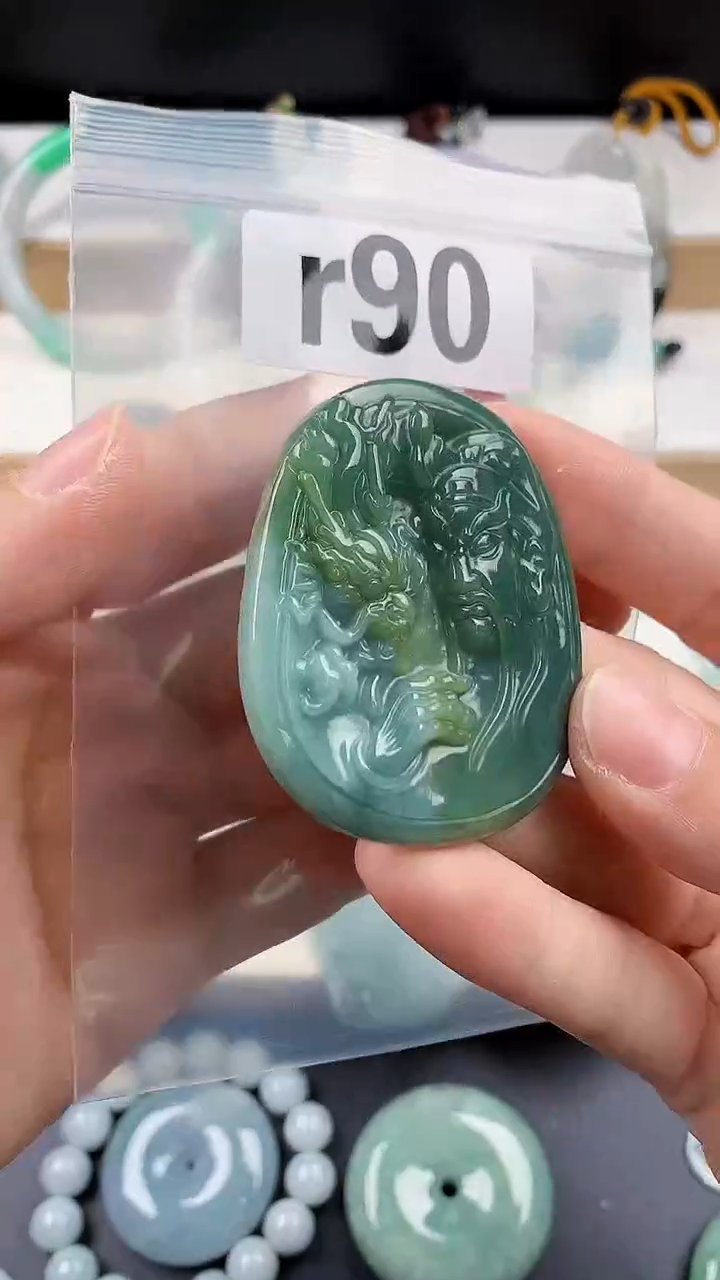 颈饰未镶嵌翡翠天然翡翠吊坠挂件