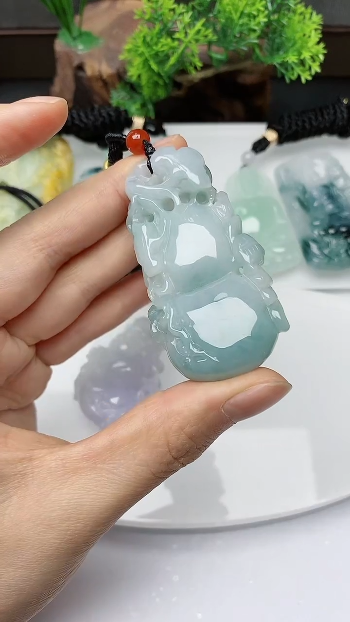 【闪购商品】翡翠颈饰未镶嵌         