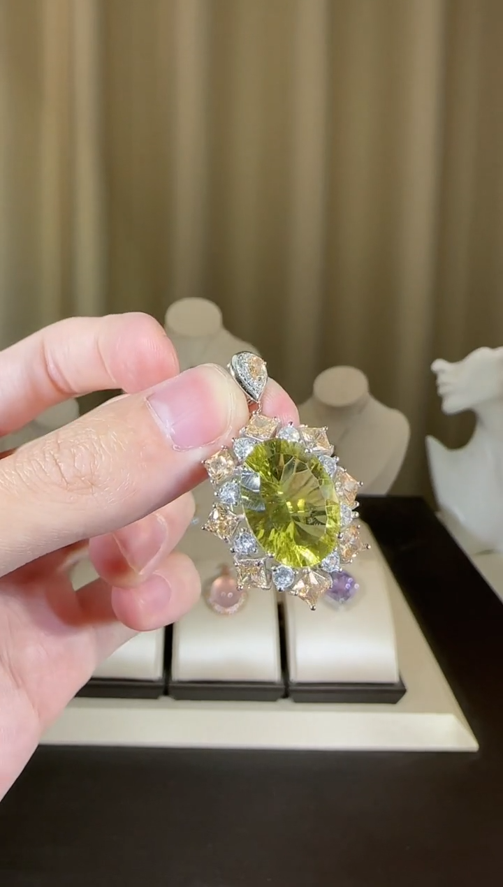 【闪购商品】水晶颈饰银S925镶嵌13*18mm柠檬晶
