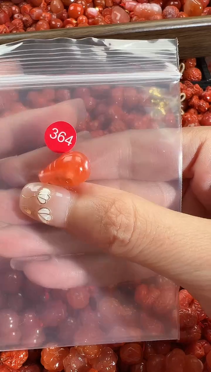 颈饰未镶嵌南红玛瑙1
