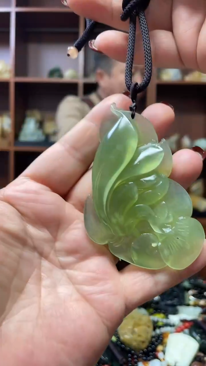 未镶嵌岫玉挂件 