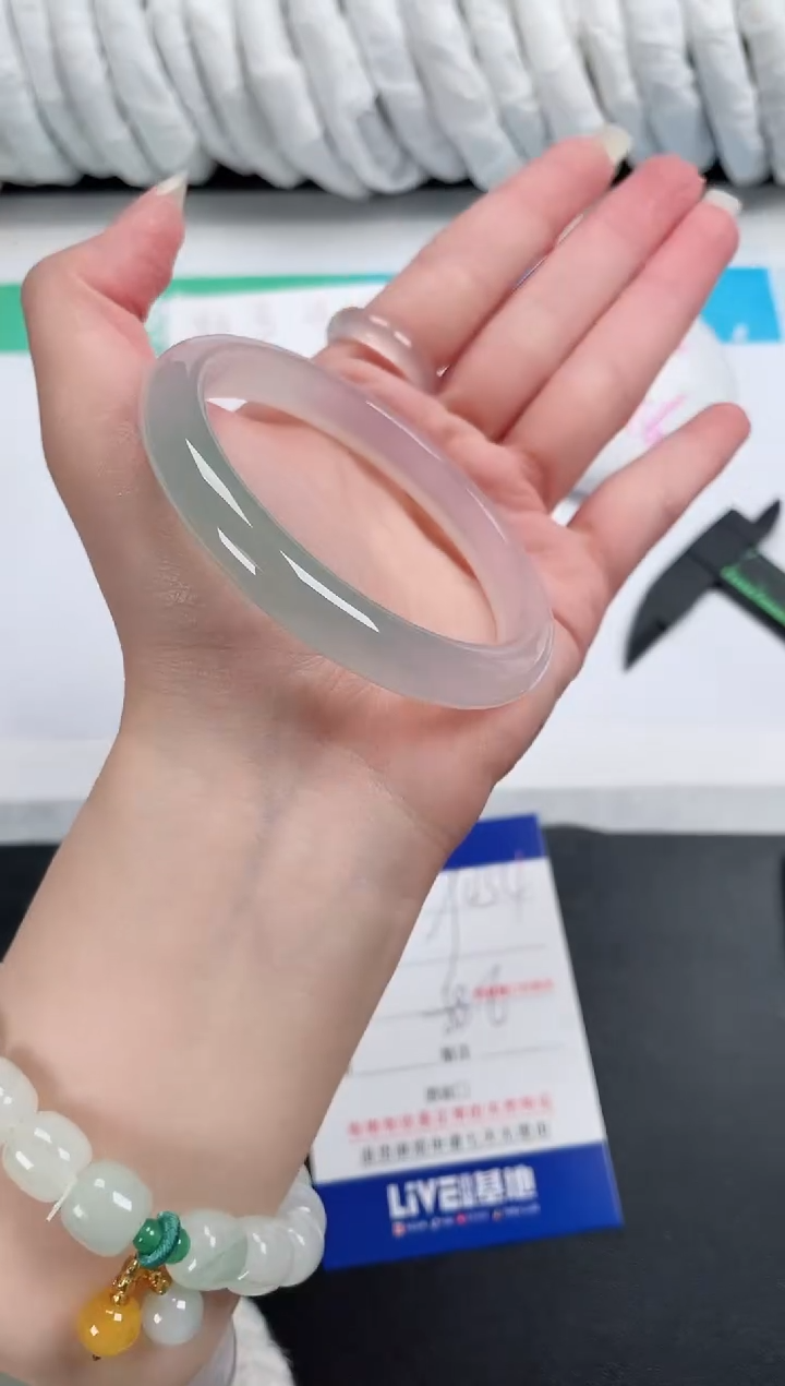 【闪购商品】石英质玉手镯未镶嵌454-58.6