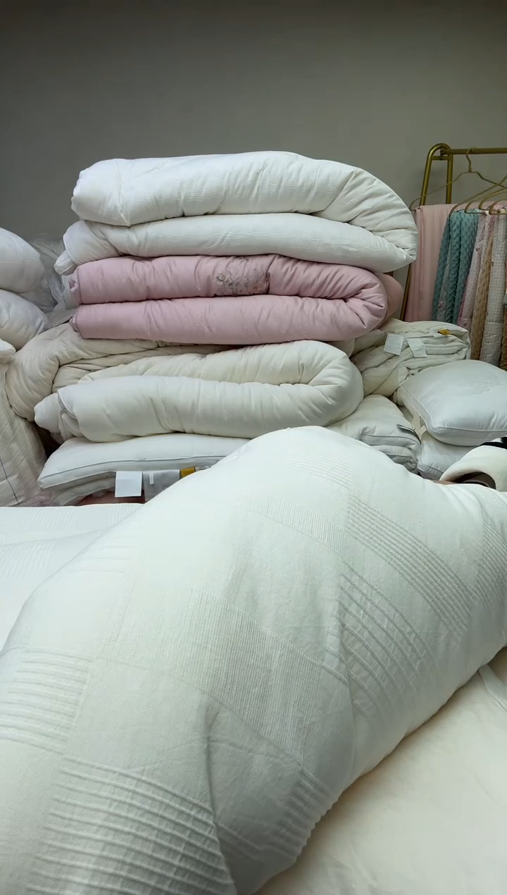 95%以上原棉冬被150*200//6左右