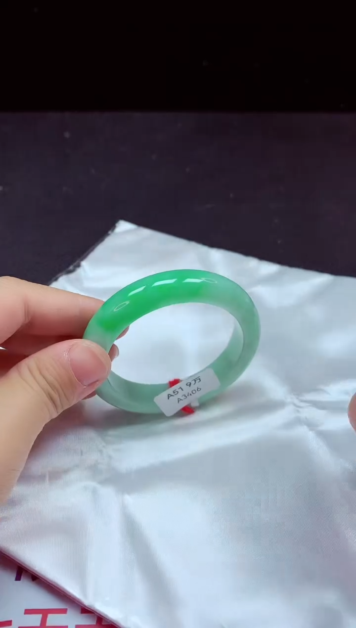 【闪购商品】翡翠手镯未镶嵌镯子51+