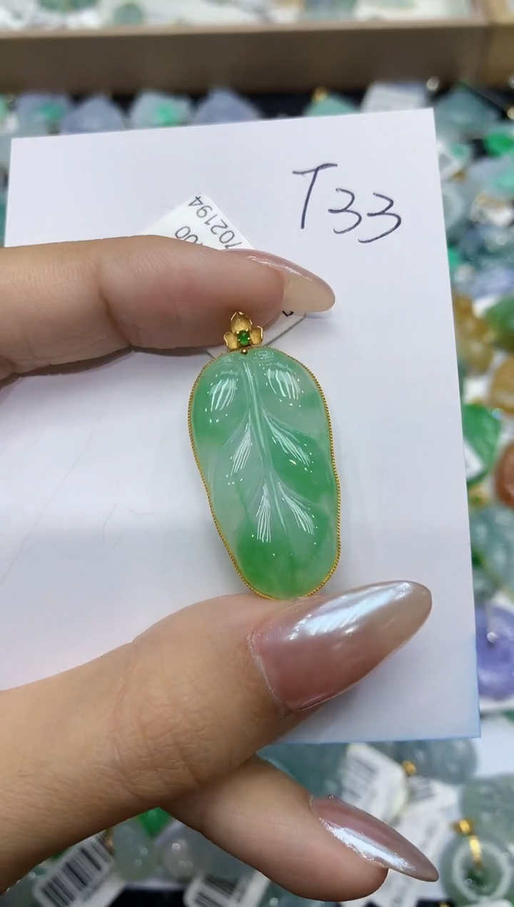 翡翠18K金镶嵌颈饰111111111111  