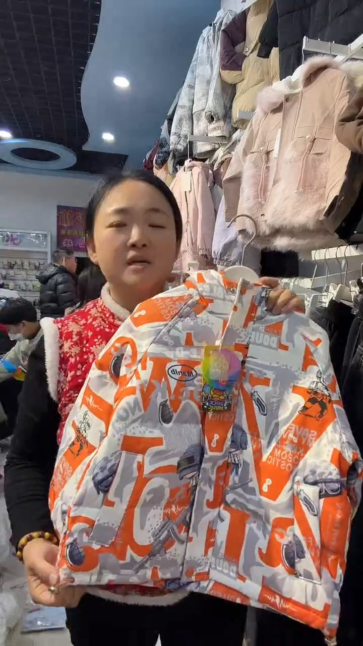 直播间优惠39.9米一件时装嘎嘎绒外套包邮到家(130码)