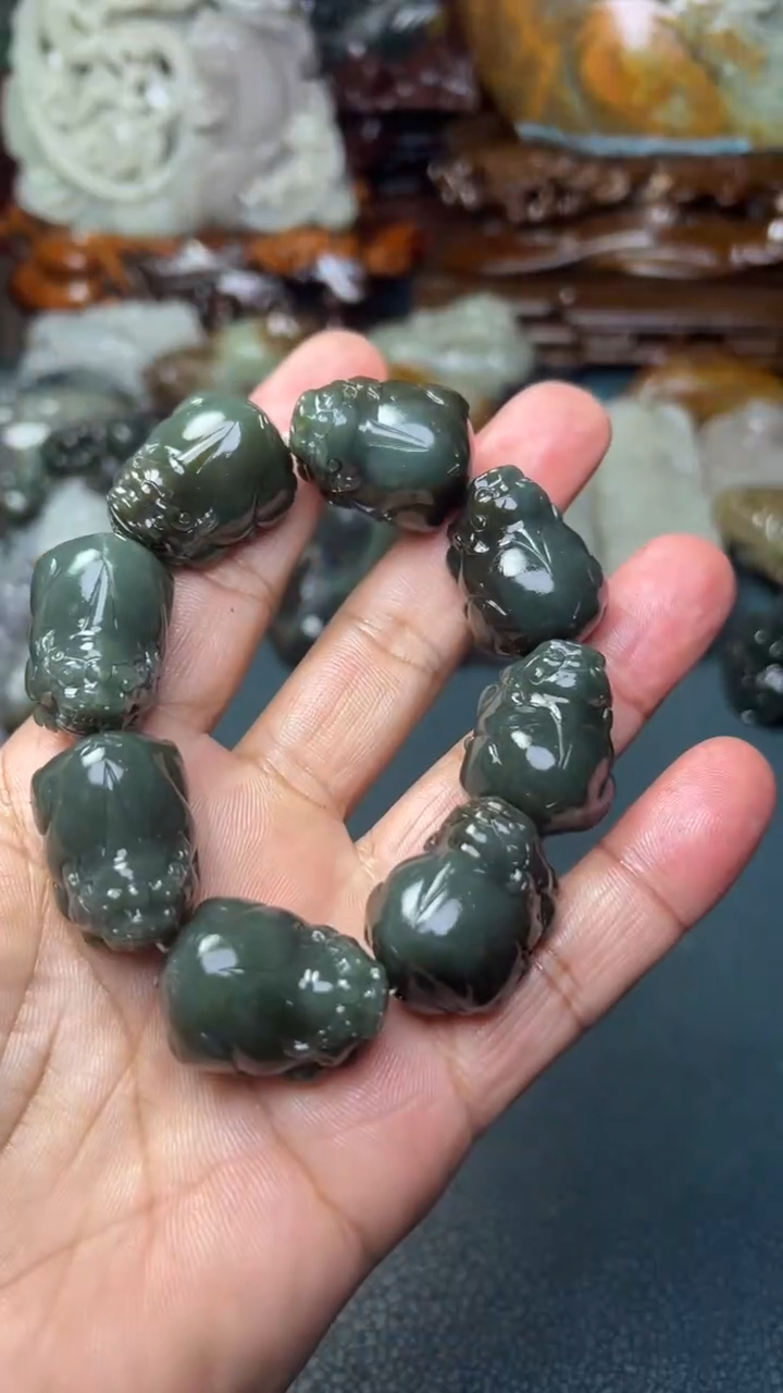 未镶嵌和田玉把件-