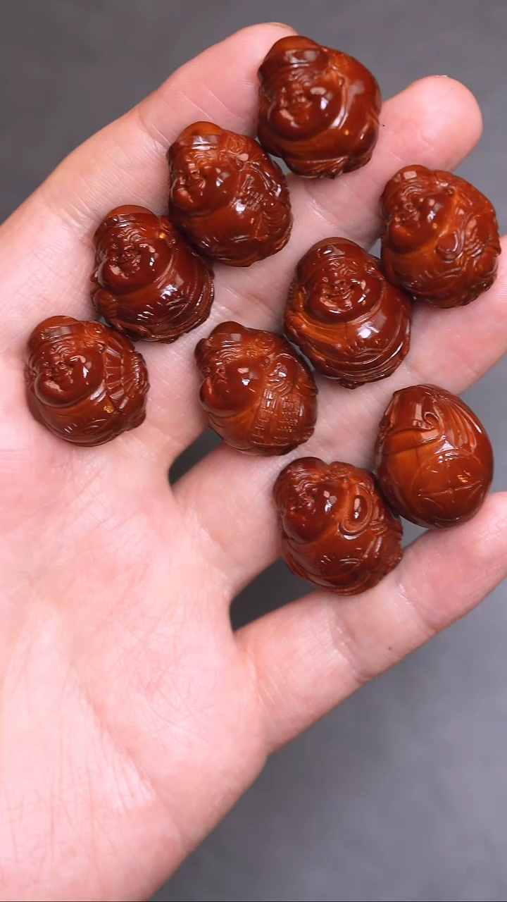 【闪购商品】橄榄核吊坠海派财神回血