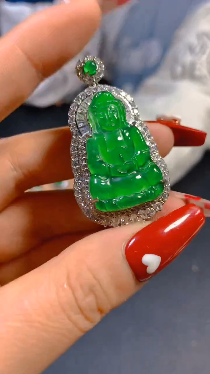 【闪购商品】翡翠吊坠(赠链)未镶嵌0649181400多样性发一