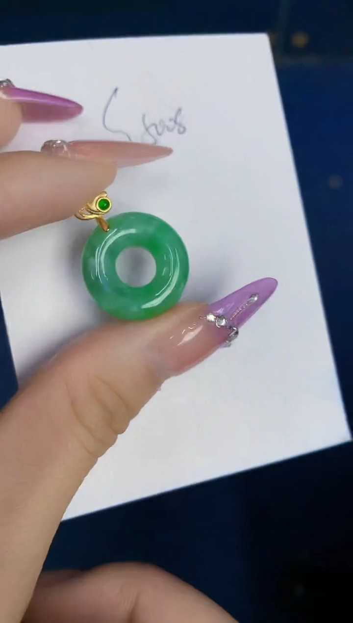 翡翠未镶嵌颈饰缅甸天然翡翠A货