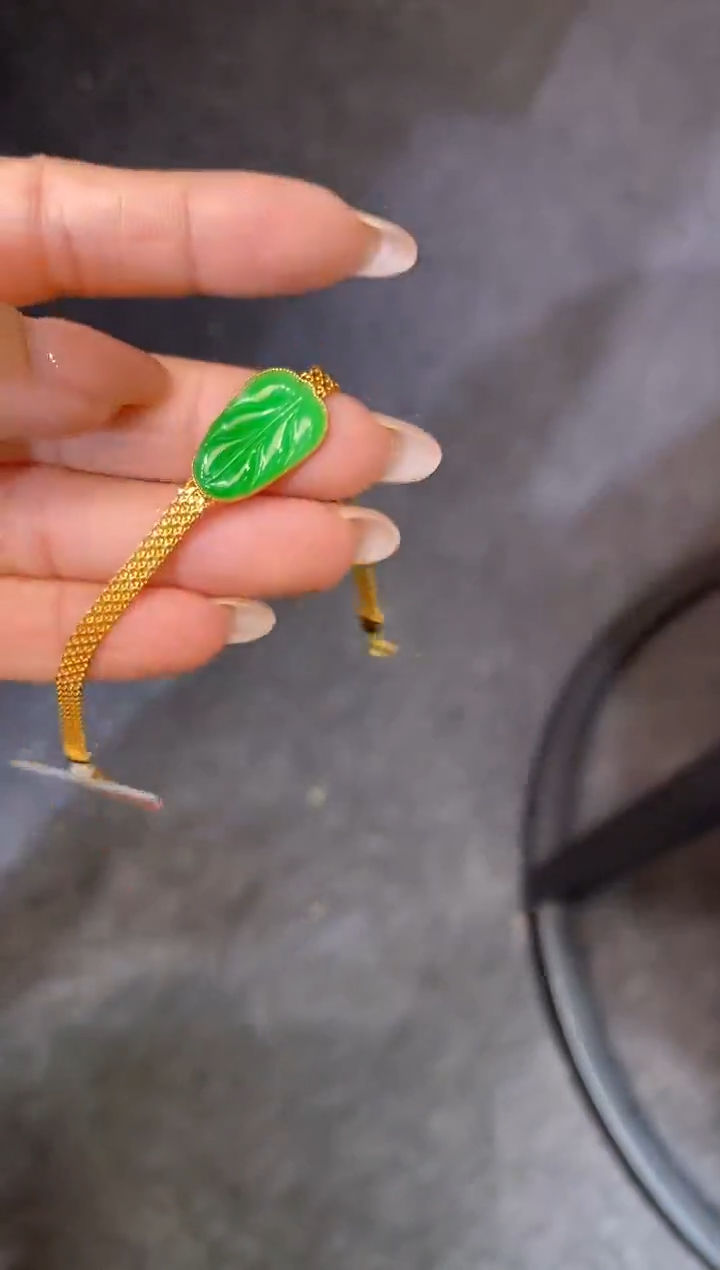 18K金镶嵌手链翡翠手链