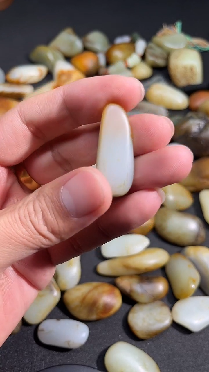 颈饰未镶嵌和田玉和田玉随形吊坠