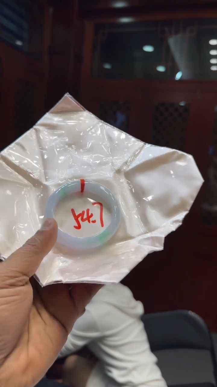 翡翠手镯未镶嵌手镯