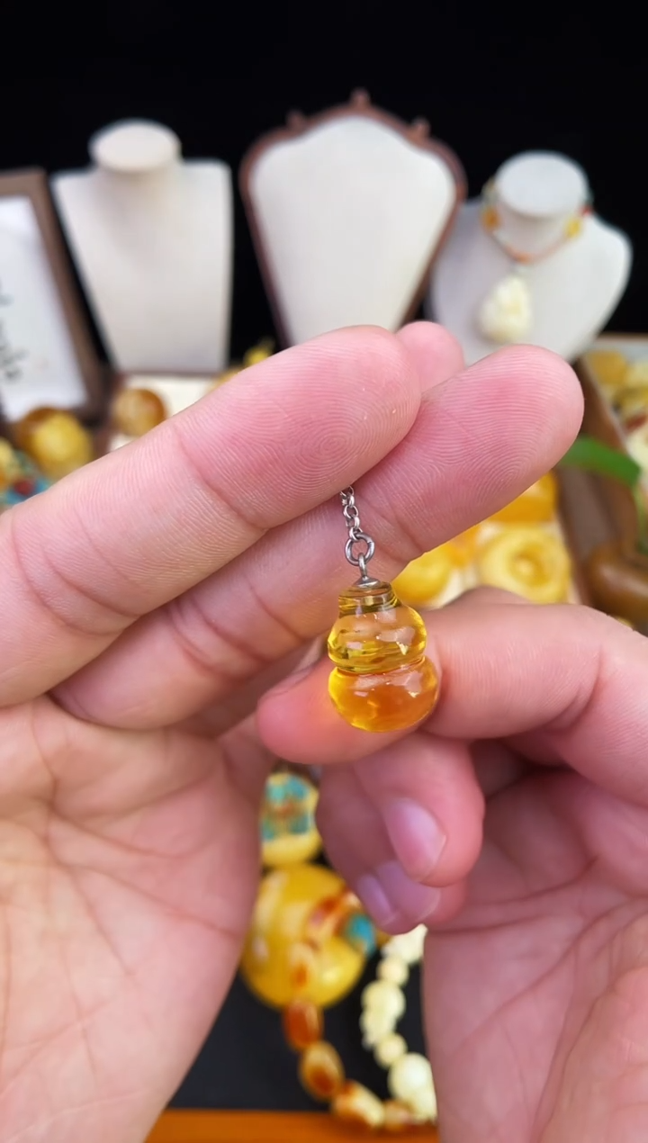 琥珀未镶嵌珠宝奇石柒月