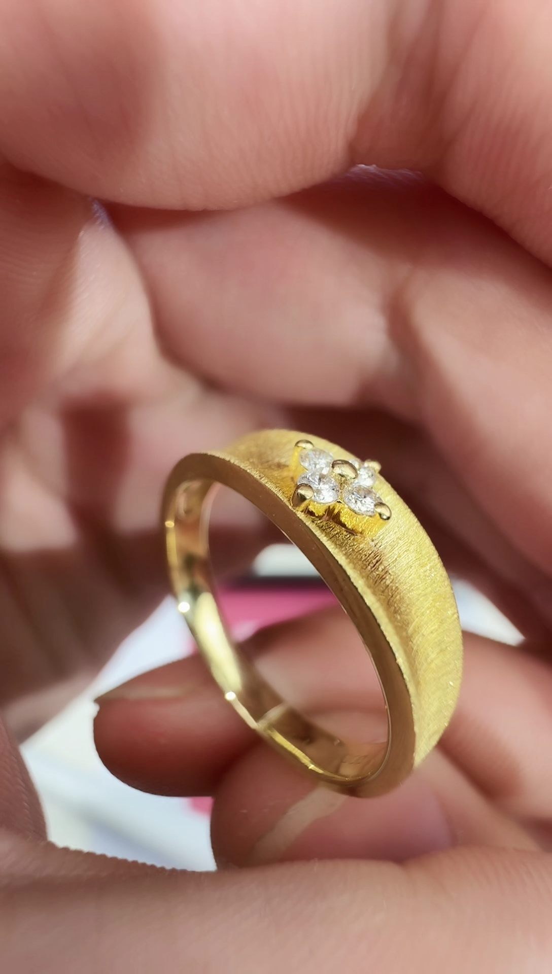 【闪购商品】钻石戒指/指环18K金镶嵌K黄戒指3.23g