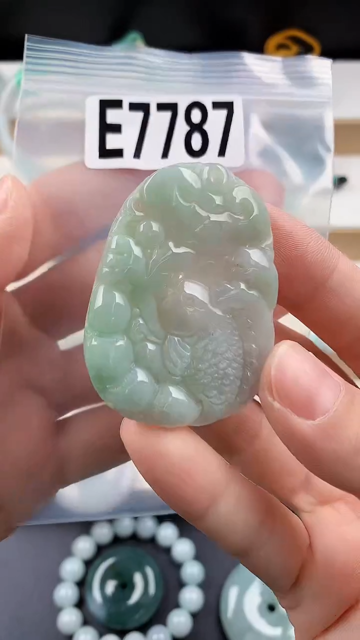 颈饰未镶嵌翡翠天然翡翠吊坠挂件