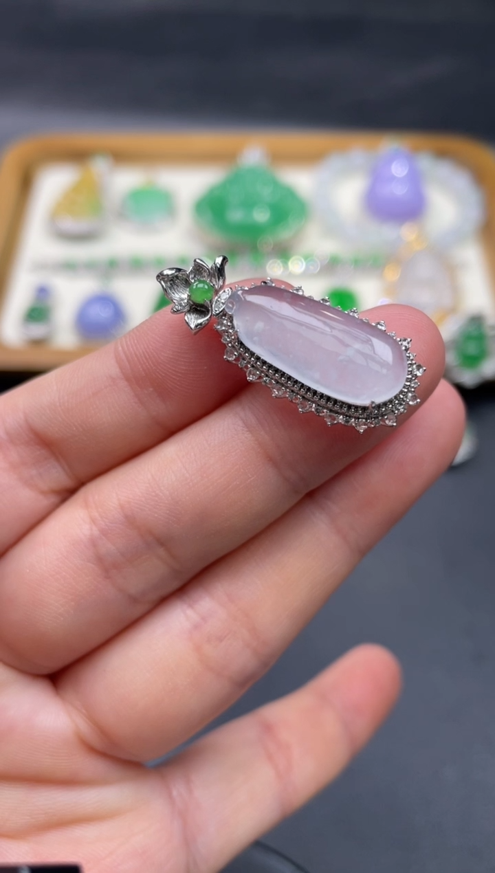 【闪购商品】翡翠颈饰18K金镶嵌50..........