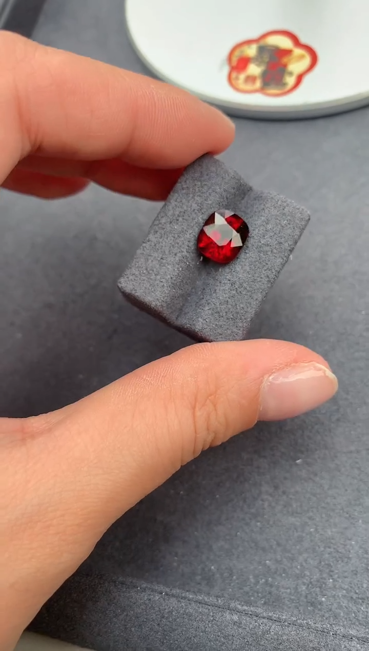 【闪购商品】碧玺裸石未镶嵌2.7ct卢比莱