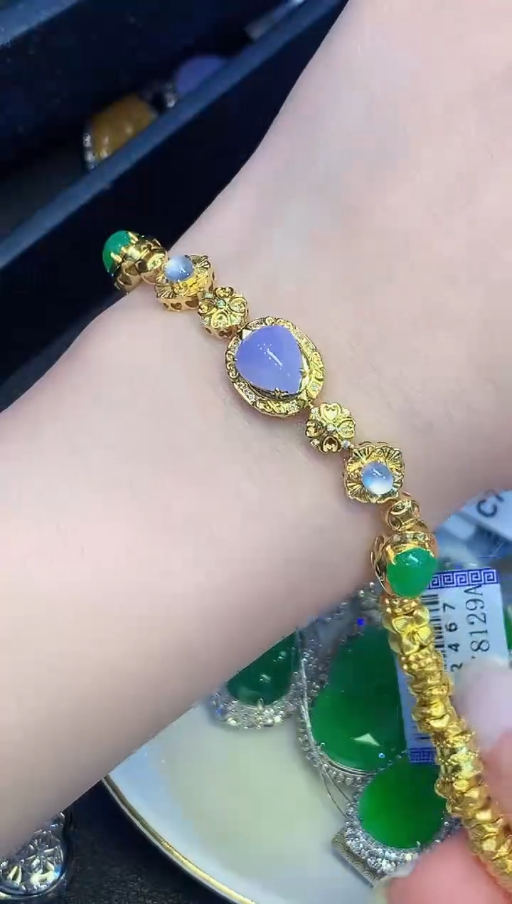 18K金镶嵌手链翡翠多样性发其一