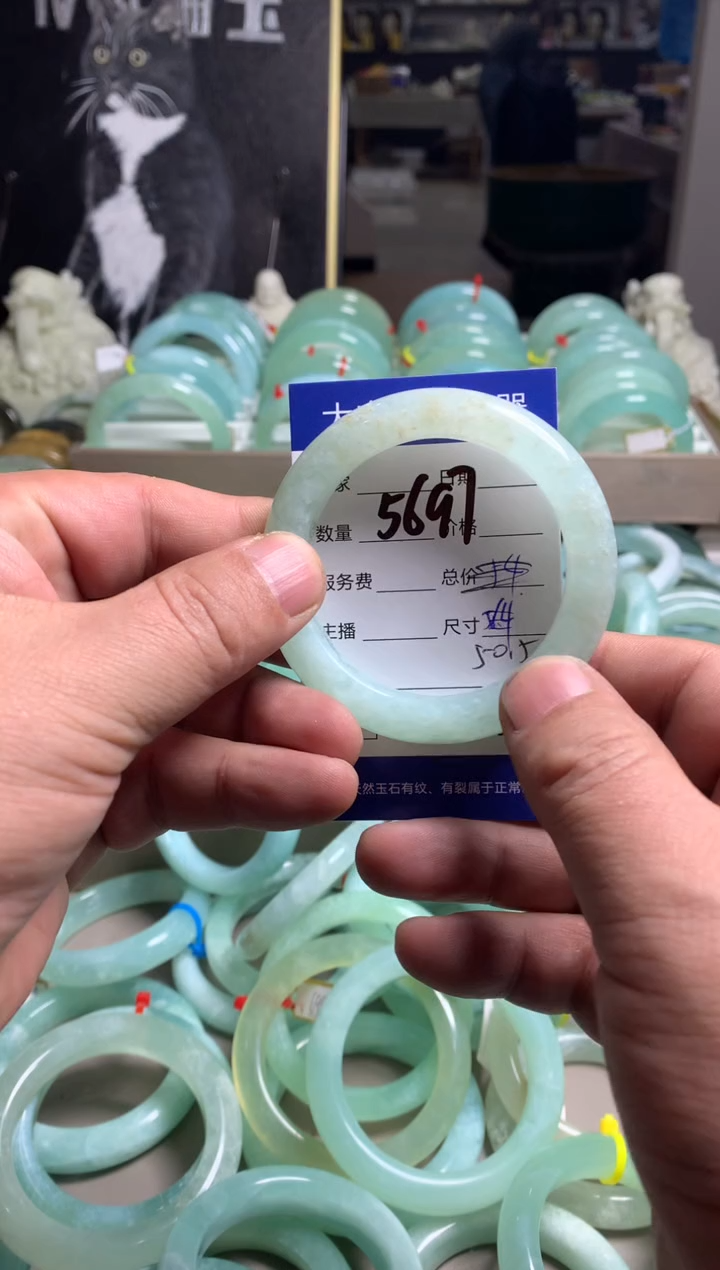 【闪购商品】蛇纹石玉手镯未镶嵌5697