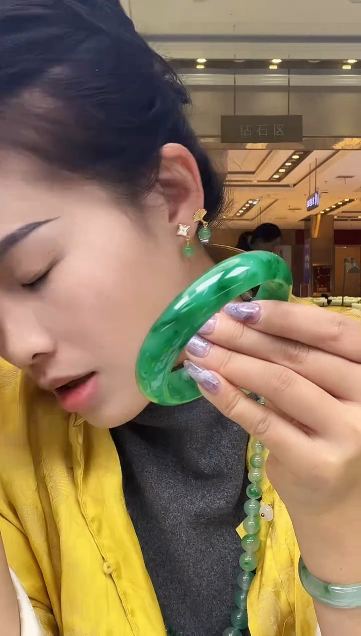 未镶嵌手镯石英质玉1