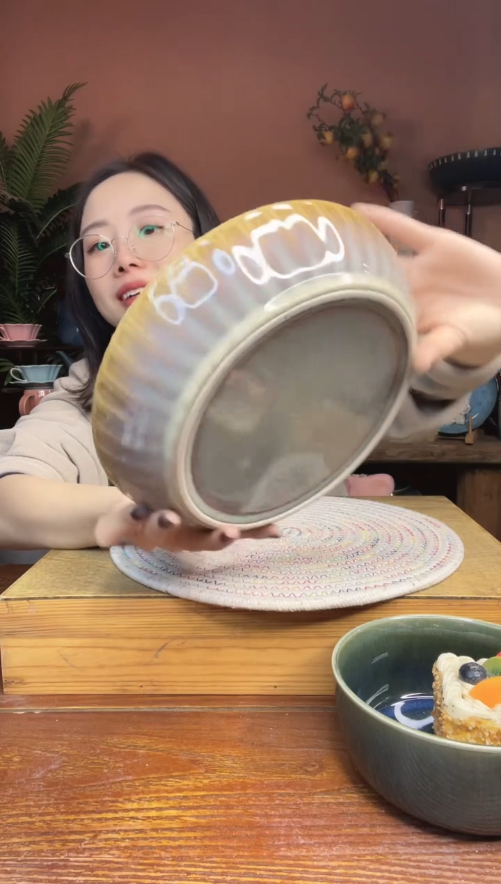 陶瓷9.8英寸黄色波点深盘 微瑕