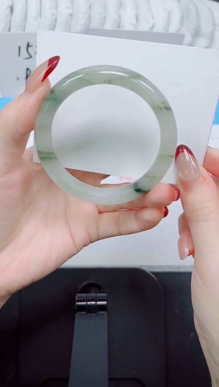 【闪购商品】石英质玉手镯未镶嵌69