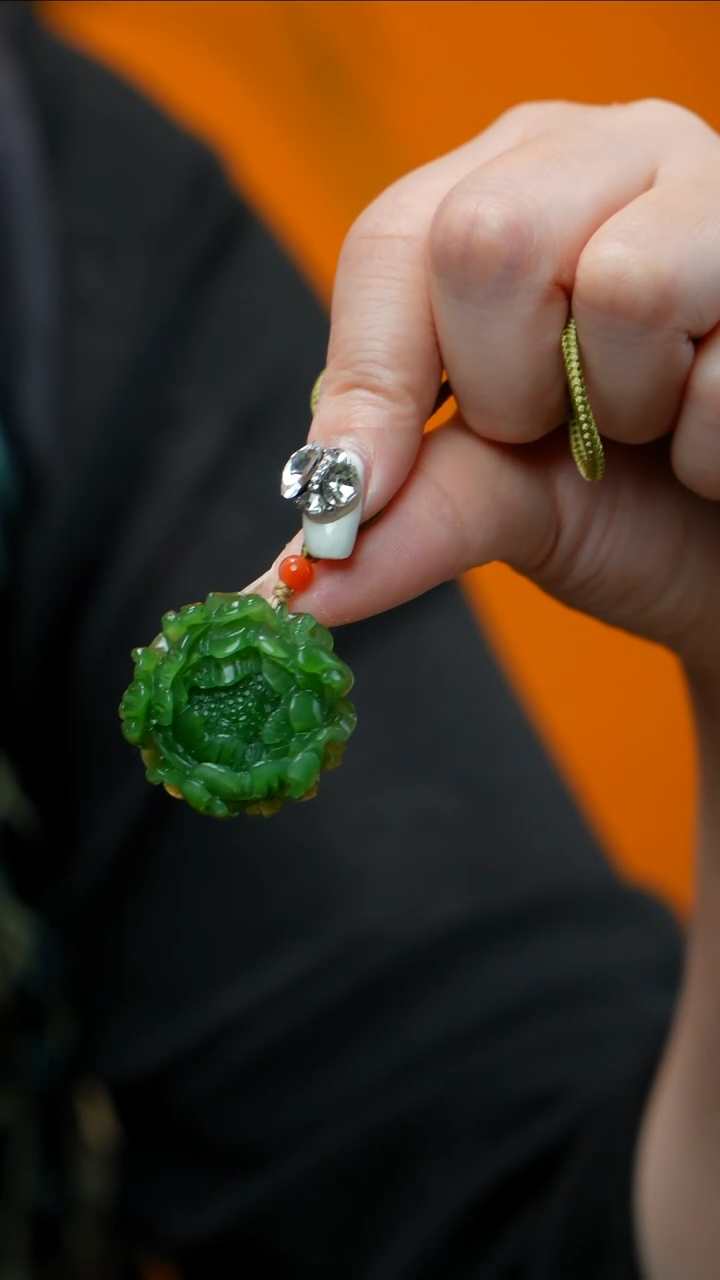 和田玉（碧玉）未镶嵌颈饰碧玉花牌 多样性发其一