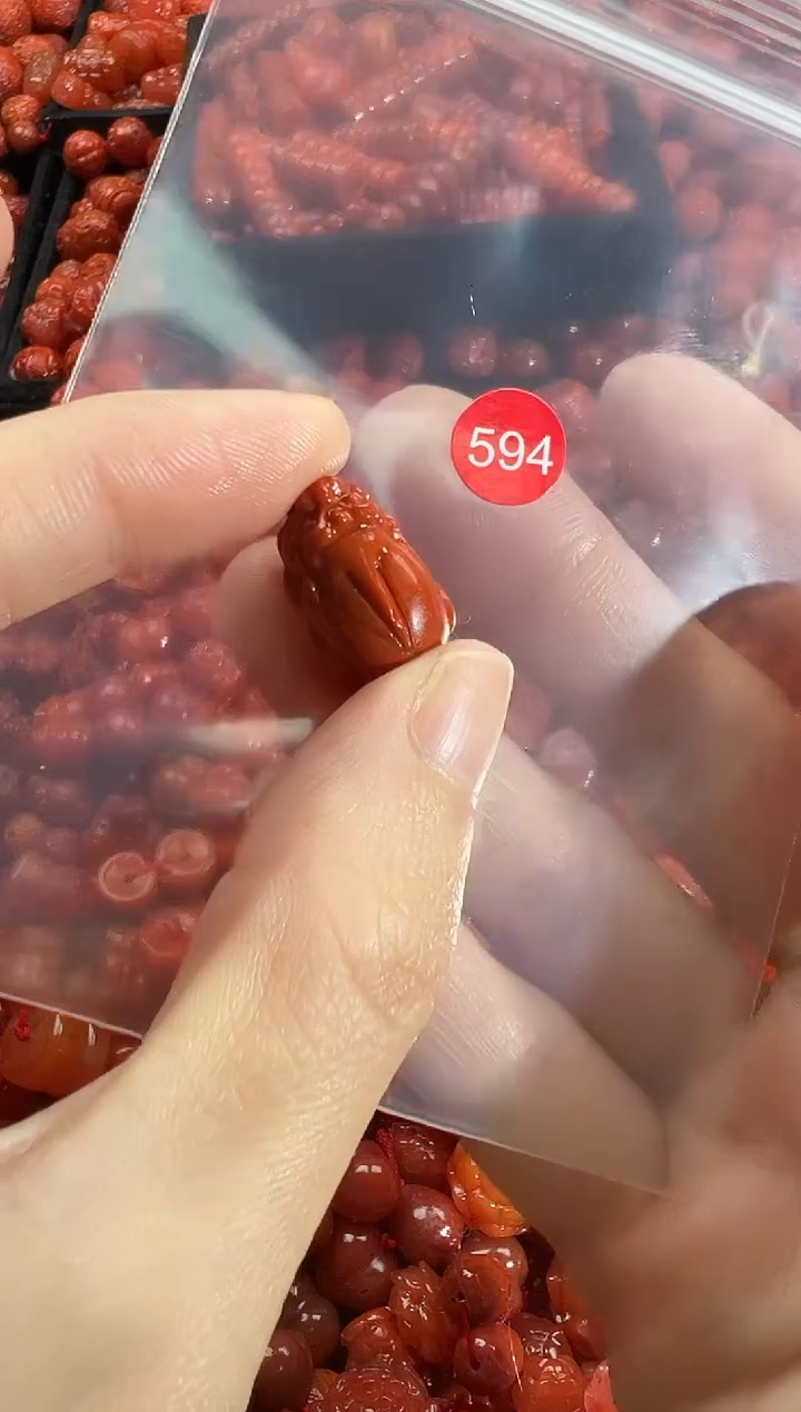 颈饰未镶嵌南红玛瑙1