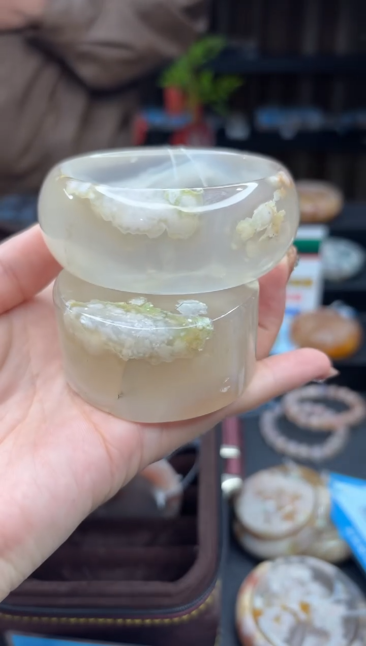 【闪购商品】石英质玉手镯未镶嵌569（61圈赠送镯心）