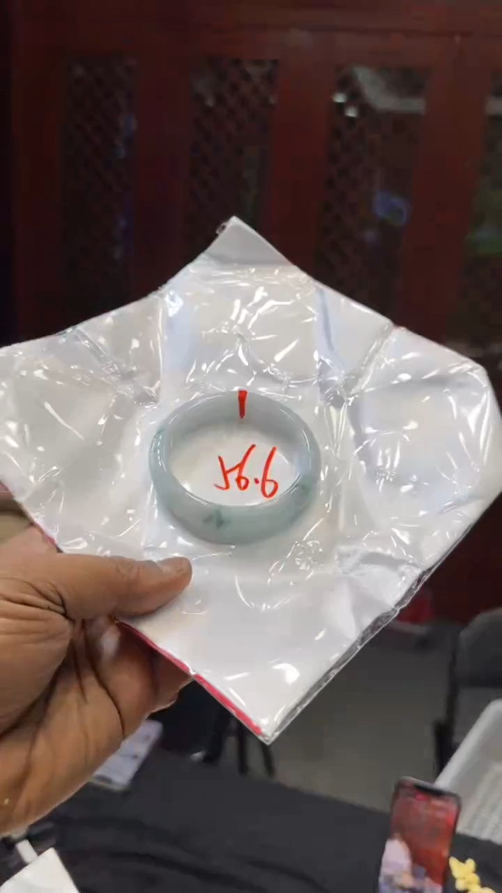 【闪购商品】翡翠手镯未镶嵌手镯