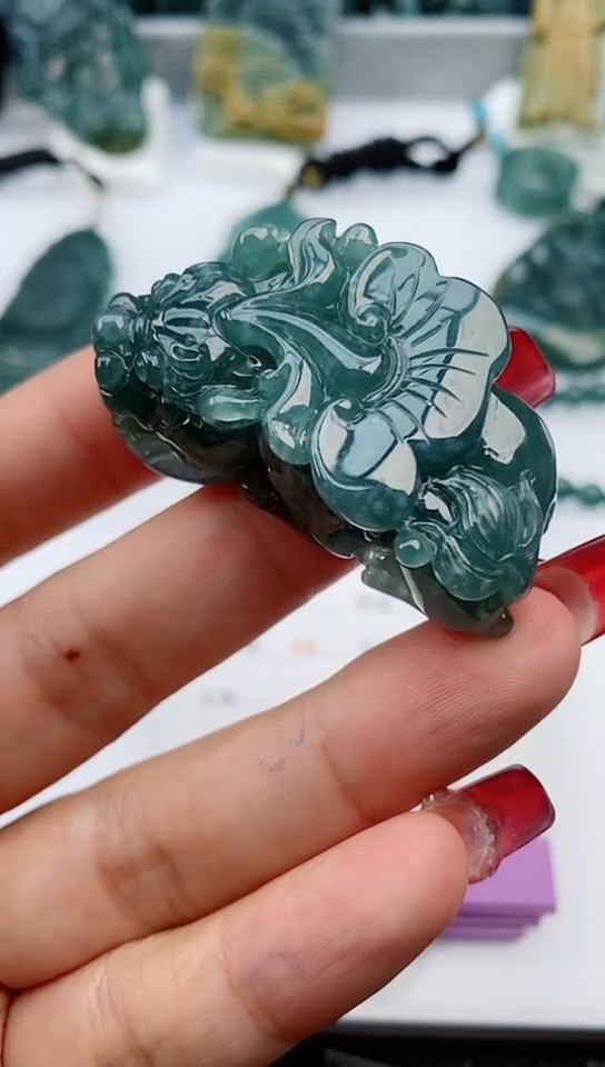 【闪购商品】翡翠颈饰未镶嵌              