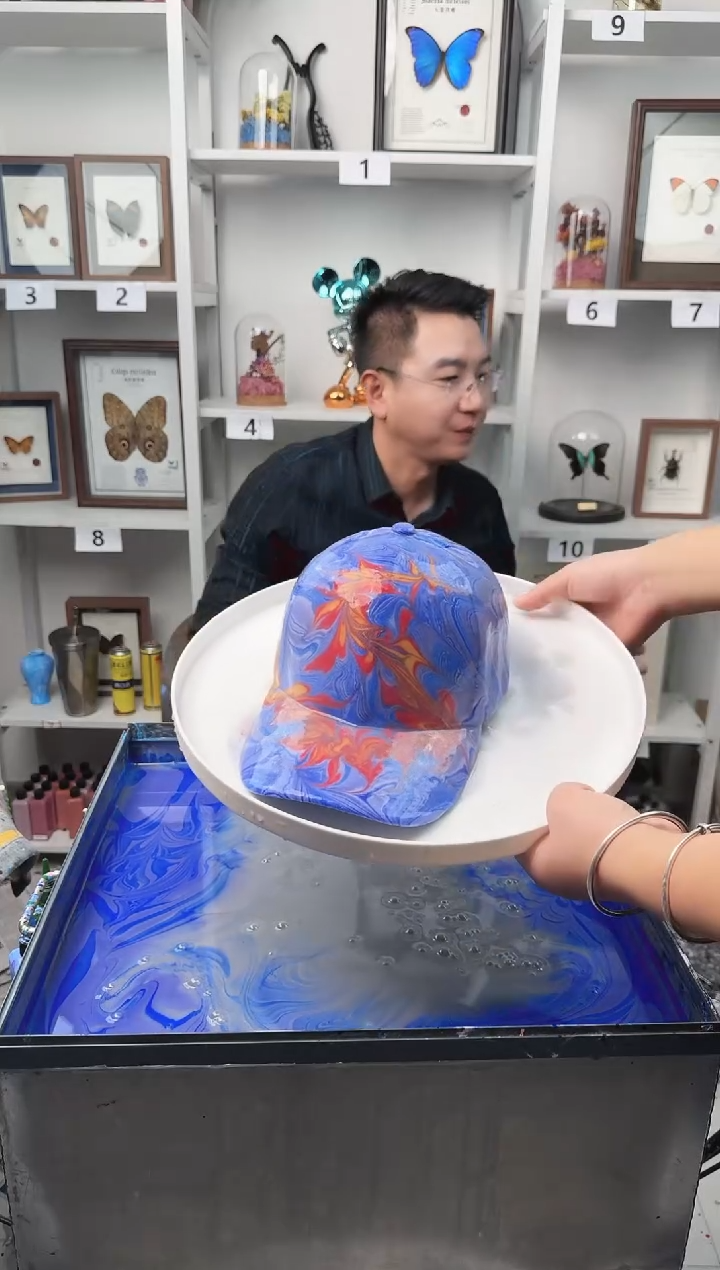 纯棉艾*七儿童款蓝底红金龙水拓帽