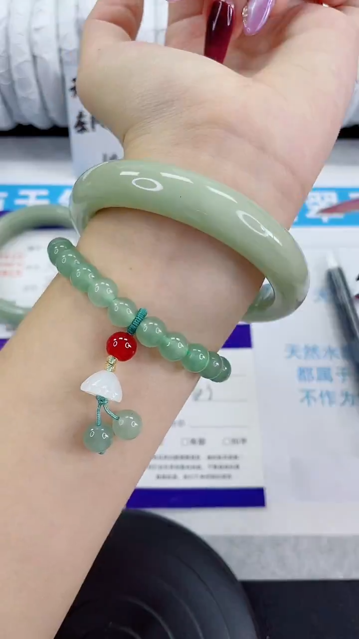 未镶嵌手镯石英质玉4-60/61