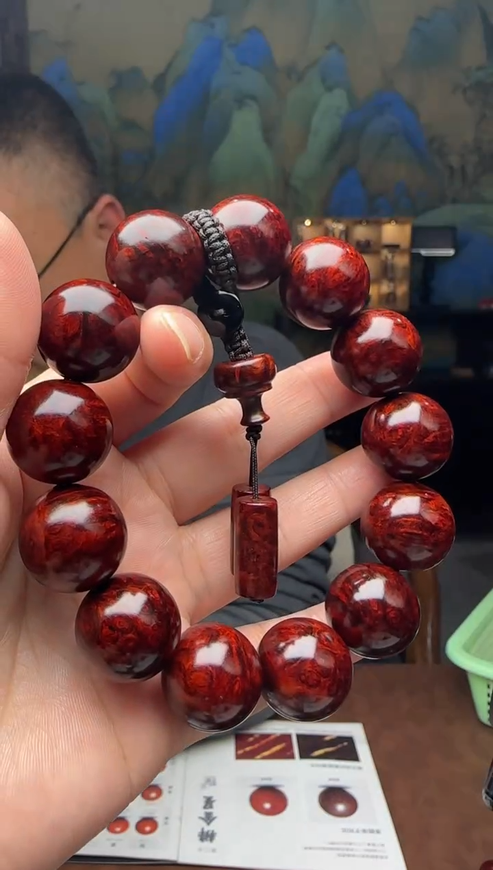 【闪购商品】小叶紫檀手串/手链1.8*13颗超爆瘤疤