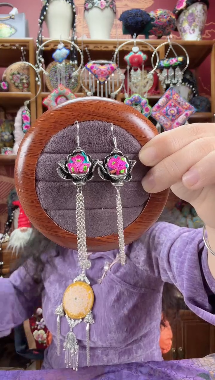 刺绣耳环125甜甜家