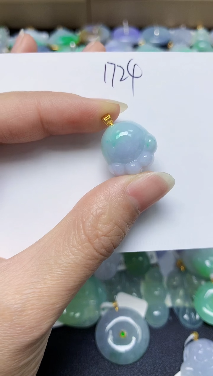 翡翠18K金镶嵌颈饰 天然缅甸翡翠A货