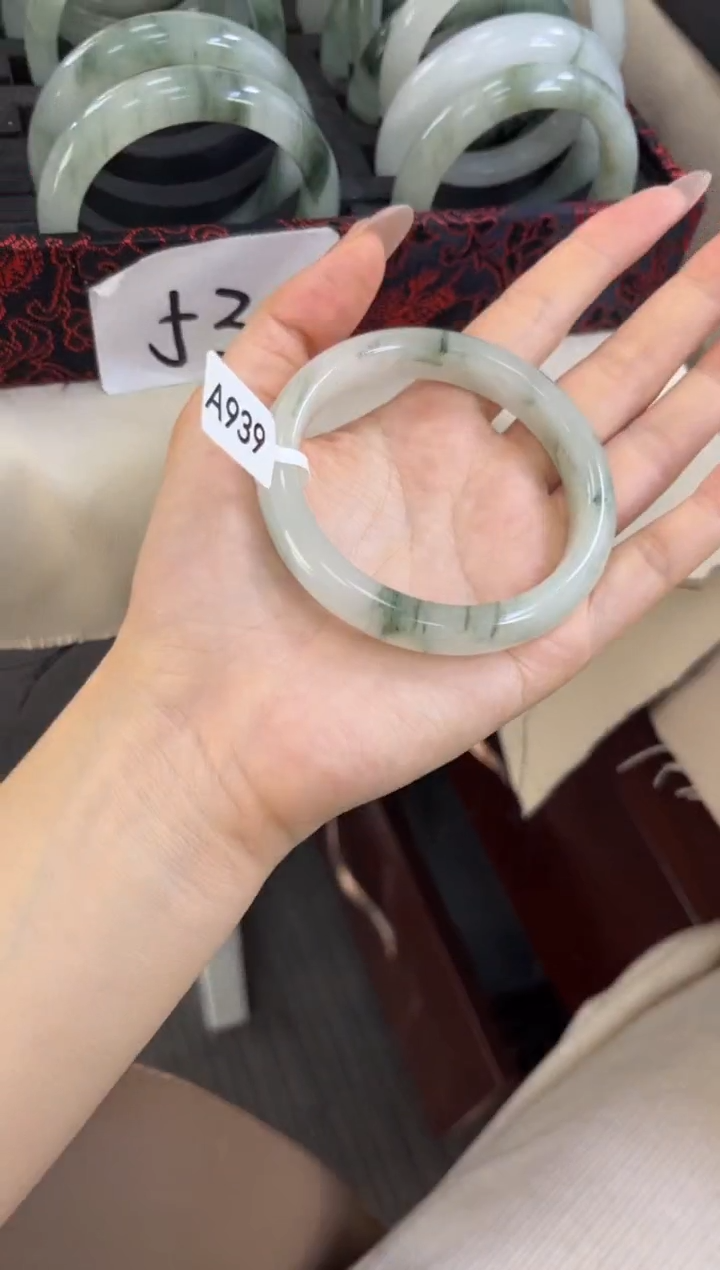 未镶嵌手镯石英质玉a939