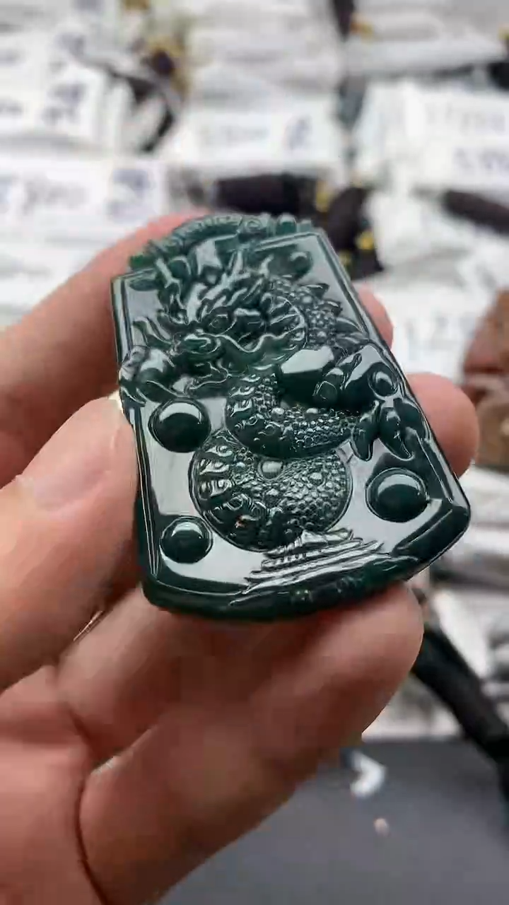 【闪购商品】翡翠颈饰未镶嵌55555555555