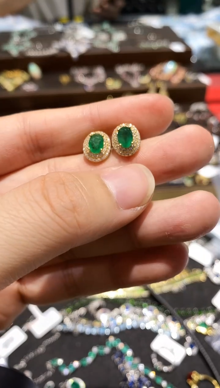 【闪购商品】祖母绿耳饰银S925镶嵌耳钉