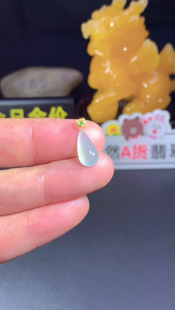 翡翠18K金镶嵌颈饰   