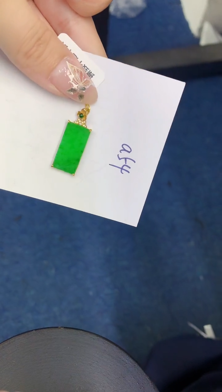 【闪购商品】翡翠颈饰18K金镶嵌00000000000