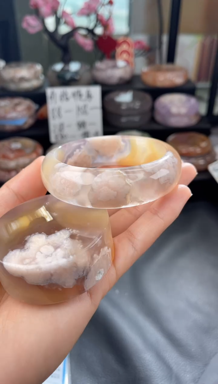 【闪购商品】石英质玉手镯未镶嵌57