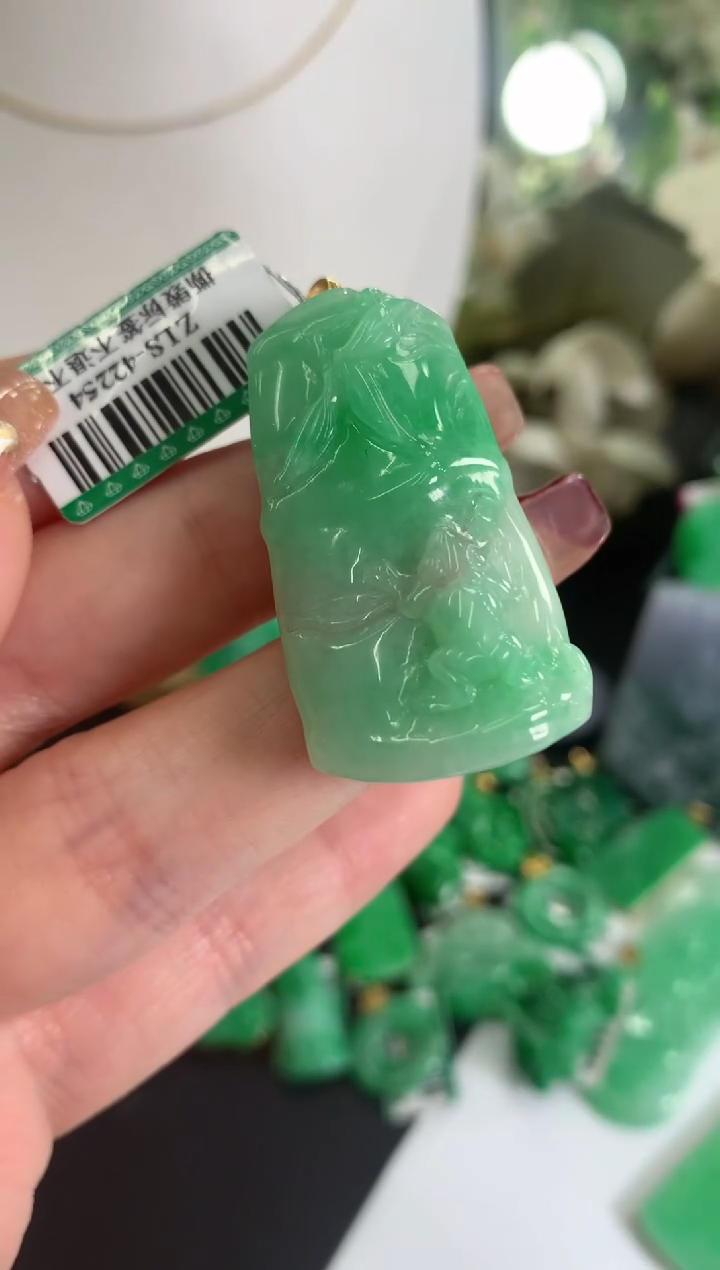 【闪购商品】翡翠吊坠(不含链)18K金镶嵌挂件