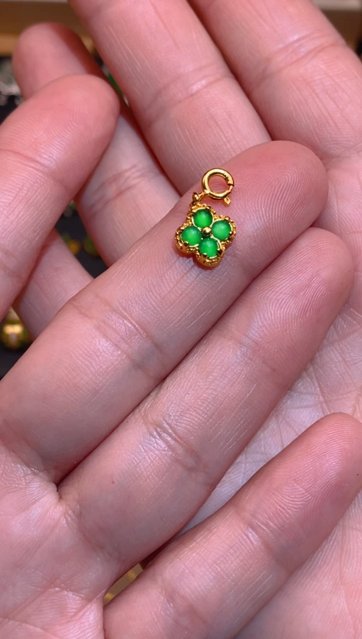 【闪购商品】翡翠吊坠(不含链)银S925镶嵌四叶草