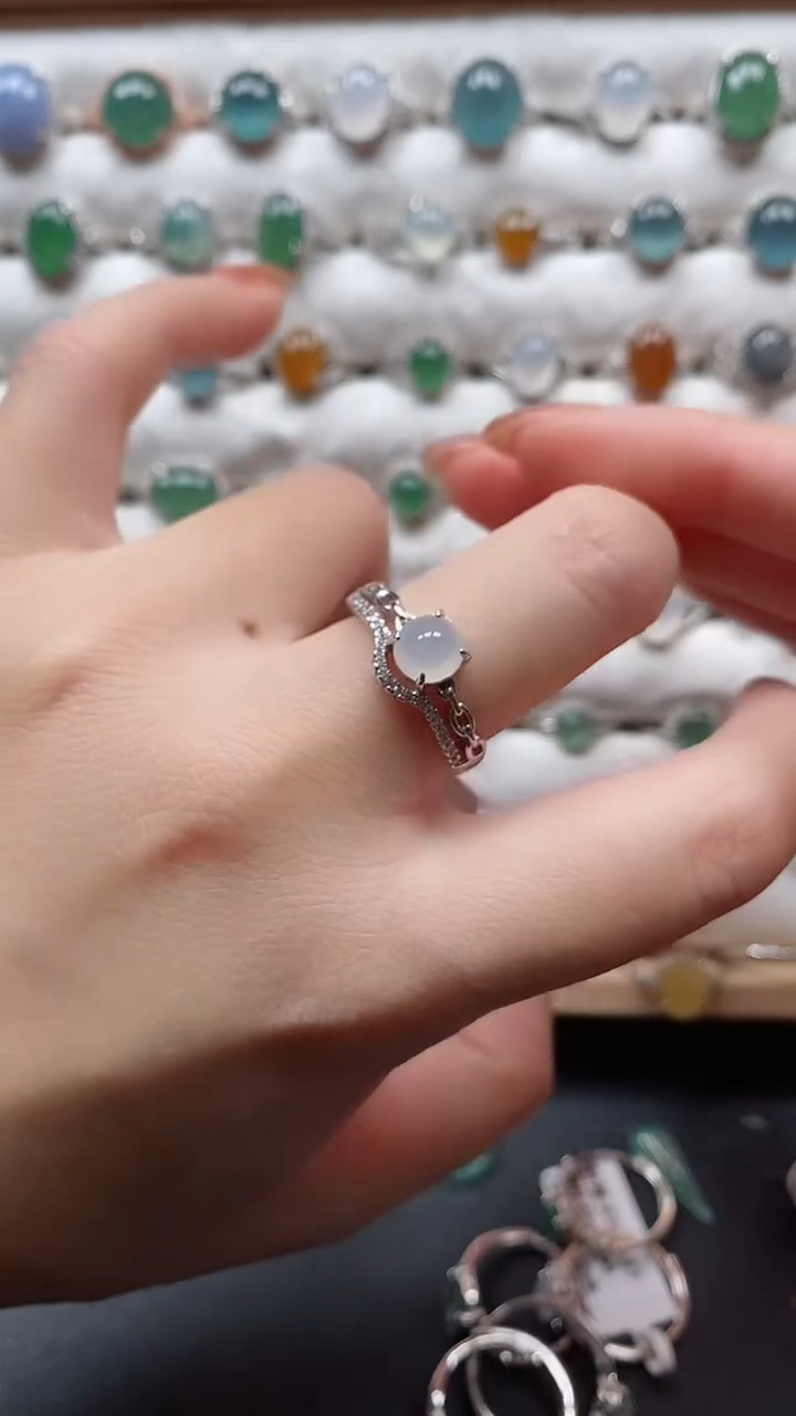 【闪购商品】翡翠戒指银S925镶嵌一物一证一礼盒